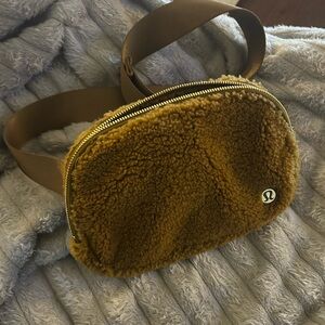 Lululemon crossbody